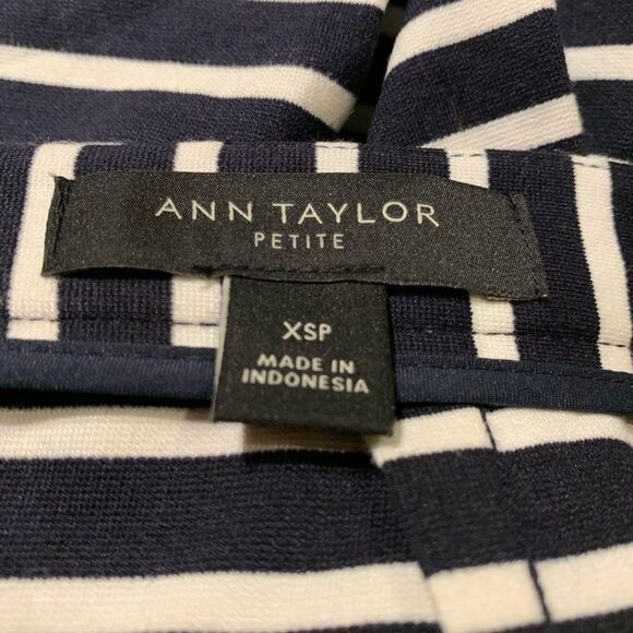 Ann Taylor XSP (size 2/4) skirt classy Navy/White, EUC! High end quality - Picture 2 of 9